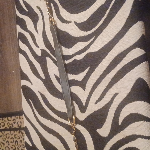 BEBE PURSE CROSSBODY BLACK, GOLD  NWT - Picture 5 of 9